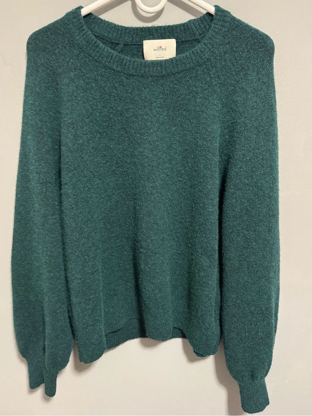 Wilfred- Aritzia, Women's Green Crewneck Sweater - Soft Knit. Size L